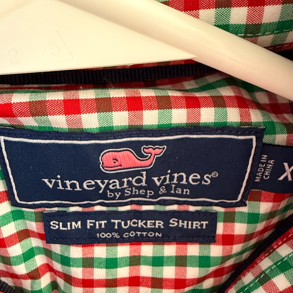 Vineyard Vines Slim Tucker Button-Up in Red, Green & White Gingham